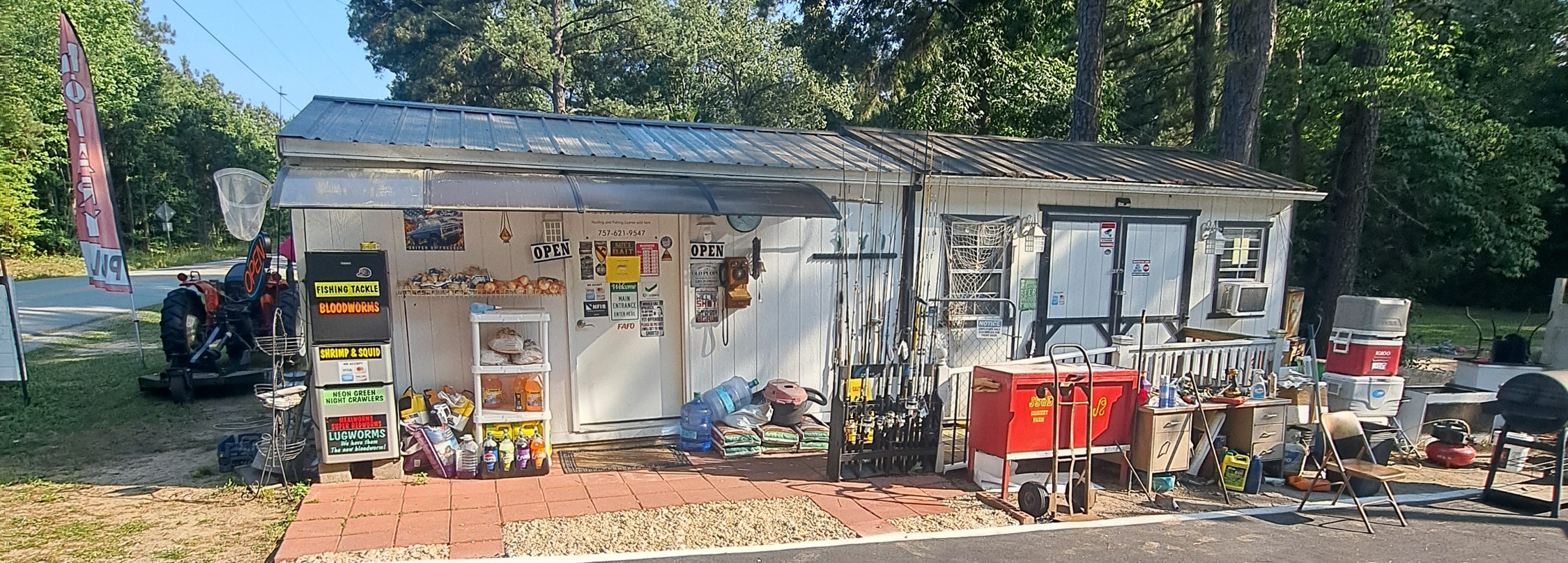 Nate's Bait & Market roadside store, Franklin VA
